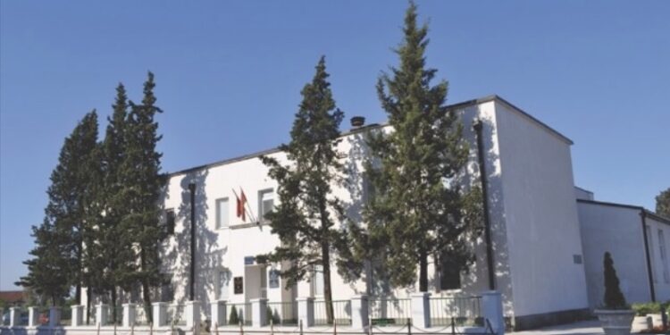 Konkurs për hartimin e aktvendimit ideor të stemës dhe flamurit të komunës së Tuzit