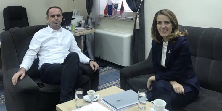 Drejtoresha e Sekretariatit të Unionit të Bashkive dhe Komunave Shqiptare në Rajon znj. Andriola Morina Kambo, vizitoi komunën e Tuzit