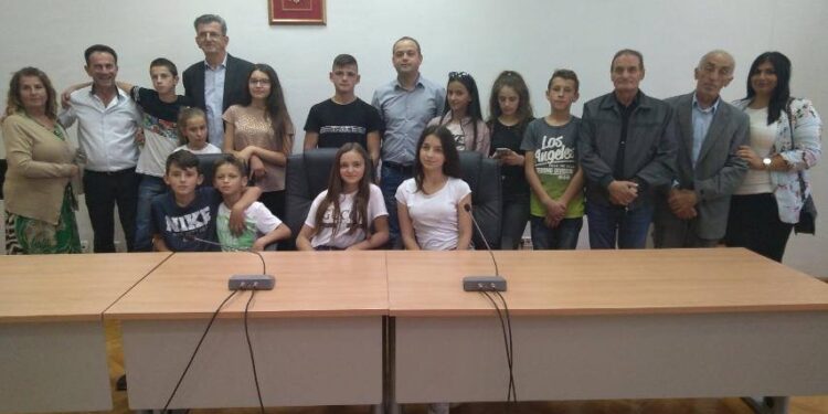 Ivanaj, pret nxënësit e shkollës fillore “Dacaj”-Rozhajë