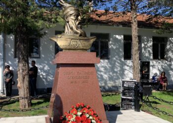 Vendoset busti i heroit mbarëkombëtar Gjergj Kastriotit-Skenderbeut, në Triesh