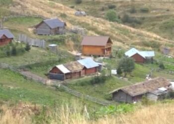 Mali i Zi u jep ultimatum kosovarëve që t’i rrëzojnë stanet brenda territorit malazez