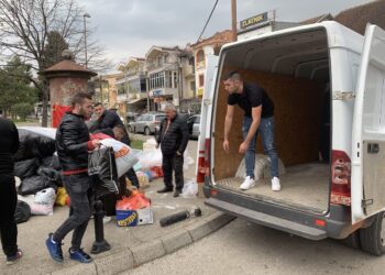 Tuz-Për disa orë grumbullohen 6 furgona ndihma