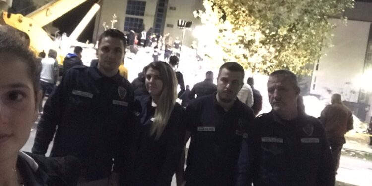 Pjestarë të Policisë komunale të Tuzit, shkojnë për të ndihmuar në Shqipëri