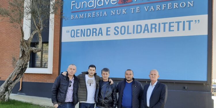 SHKA “Koha”, mjetet e grumbulluara për të prekurit nga termeti, i transferon në fondacionin “Fundjavë ndryshe”