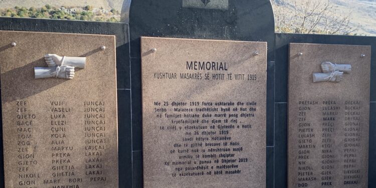 Bëhet zbulimi i Memorialit të Masakrës së Hotit të vitit 1919