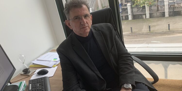 Camaj: Dënimet për valëvitjen e flamurit-maje e ajsbergut, që flet për qëndrimin e vërtetë ndaj shqiptarëve