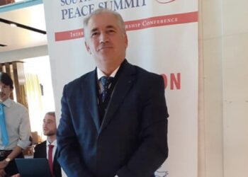 Opozita heterogjene favorizon pushtetin lokal