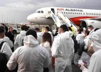 Shqipëria dërgon në Itali 30 mjekë e infermierë në ndihmë ndaj koronavirusit