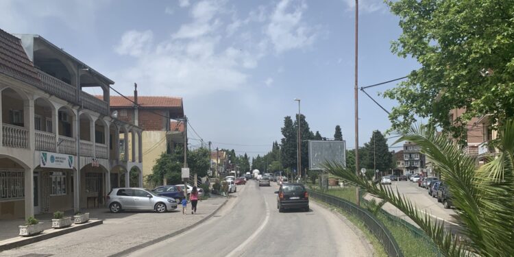 ​Mali i Zi hap kufijtë nga 1 qershori, do të lëjohen darsmat dhe gëzimet familjare