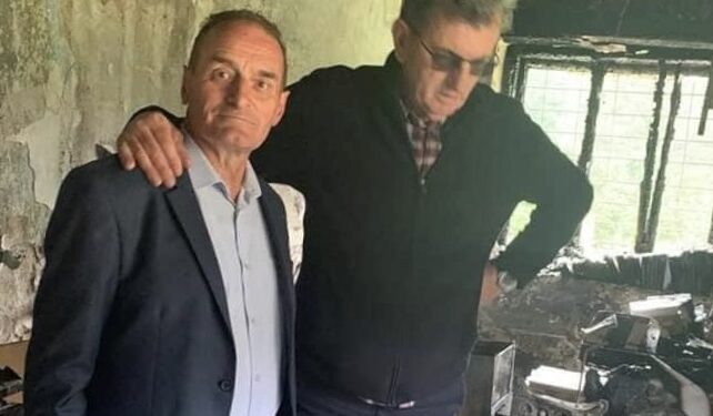 Kryetari i LDSH-së, Nikollë Camaj, viziton shkollën e djegur në Dacaj të Rozhajës