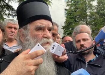 Kreu i Kishës serbe,  Amfilohije Radoviq, paralajmëron luftë qytetare në Mal të Zi