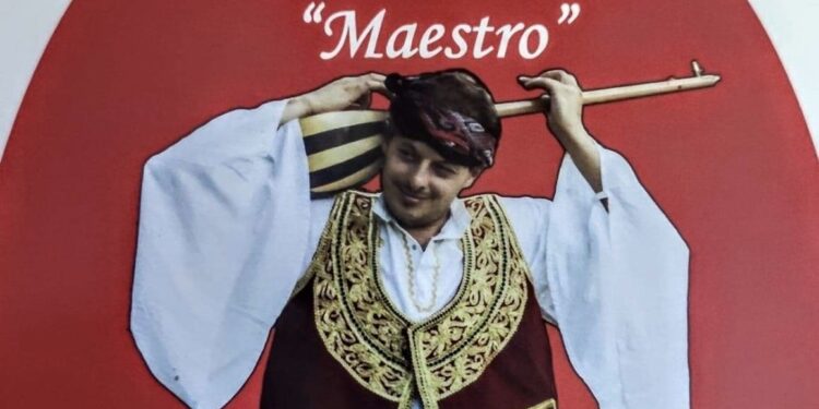 Agron Pllumaj “Maestro” publikon CD vokalo-instrumentale dhe DVD edukuese!