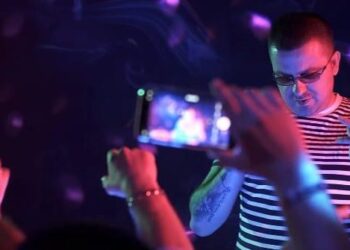 “Lek i madh”, Genc Prelvukaj dhe Granit Ismajli vijnë me këngë kushtuar fëmijëve të zyrtarëve shtetërorë