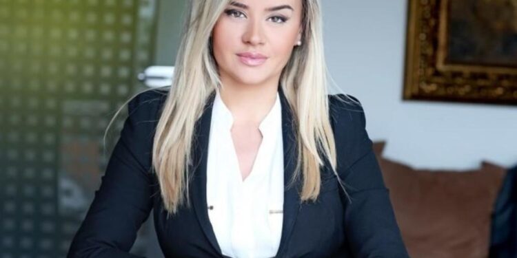 Ministrja e MPJ-së, së Kosovës Haradinaj-Stublla rrugës për në MZ, kryefjala e vizitës UNITETI