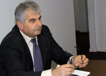 Sinishtaj: Voto vetëm shqip – Rumbullaksoni numrin 10, Koha është tani”