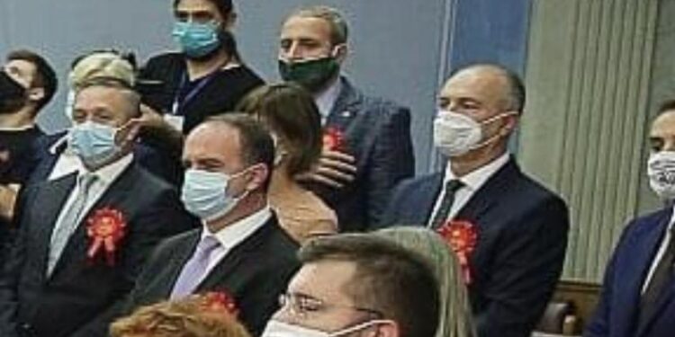 Verifikohen mandatet e deputetëve nga radhët e partive shqiptare