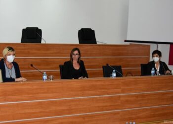 Në Tuz, mbahet ligjeratë me rastin e muajit të solidarizimit mbi kancerin e gjirit