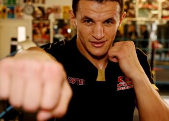 Robin Krasniqi kampion i botës në IBO dhe WBA, mposht me nokaut pas tre raundesh gjermanin Boesel