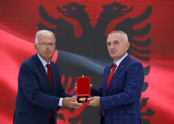 Presidenti Meta vlerëson figura të shquara atdhetare të Malësisë së Madhe