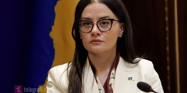 Haradinaj-Stublla e quan Vuçiqin “këlyshi i Rusisë”, thotë se ai po kërcënon me luftëra të reja në Ballkan