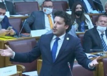 Abazoviq me fjalim të fuqishëm në parlament: Nuk jam as serb, as malazez – jam pjesëtar i komunitetit që e keni shtypur