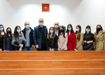 Komuna e Tuzit, ndanë 11 bursa për studentët më të mirë