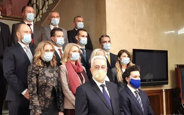 Zgjedhet Qeveria e re e Malit të Zi e kryesuar nga Zdravko Krivokapiq