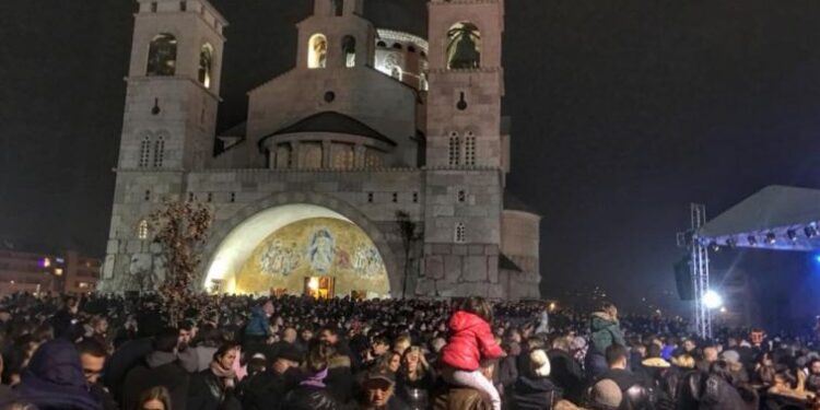 Ndalohen organizimet festive për natën e Vitit të Ri, lejohen bashkimet fetare