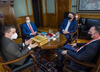 Nimanbegu, Nika dhe Gjelaj, takojnë kryeparlamentarin malazez Alleksa Beçiq