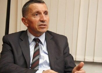 Kamberi i reagon Vuçiqit: Kosova është shtet dhe pikë