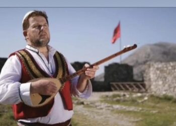 Kënga ma e re e Nikollë Nikprelaj-S’preket Shqipja tek Flamuri