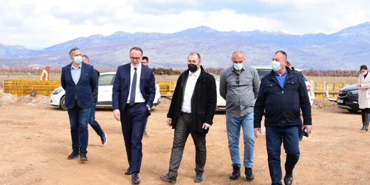 Ministri i Bujqësisë, Aleksandar Stijoviq vizitoi komunën e Tuzit