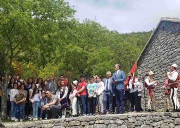 Ish Presidenti i Shqipërisë, Bujar Nishani vizitoi Shtëpinë Muze të Dedë Gjo Lulit