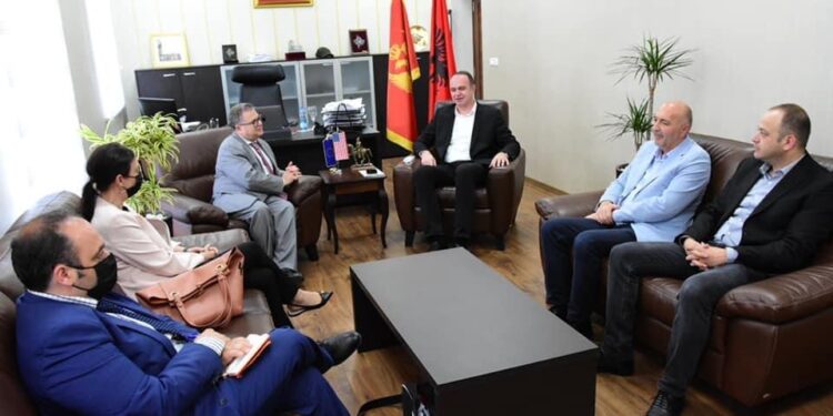 Ambasadori i Francës në Mal të Zi, Kristijan Timonije, vizitoi komunën e Tuzit