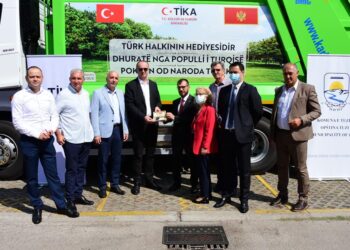 Turqia dhuron Komunës së Tuzit automjet për grumbullim e mbeturinave