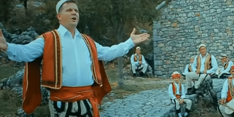 Nikollë Nikprelaj publikon këngën “O tupan”