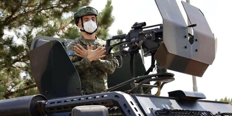 Amerika i dhuron FSK-së 55 automjete ushtarake të blinduara