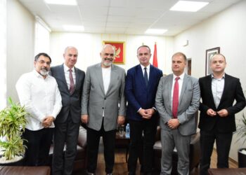 Kryeministri Edi Rama vizitoi Komunën e Tuzit