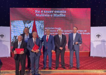 Shënohet 110 vjetori i Kryengritjes së Malësisë, Presidenti Meta dekoron figura të shquara të Malësisë