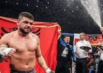 Florian Marku, e mund boksierin ukrainas dhe shpallet kampion
