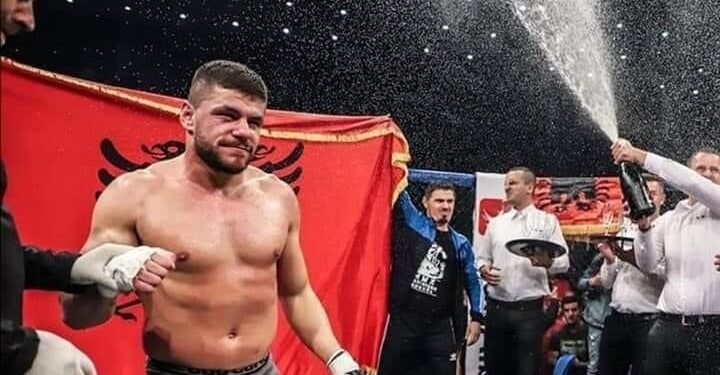 Florian Marku, e mund boksierin ukrainas dhe shpallet kampion