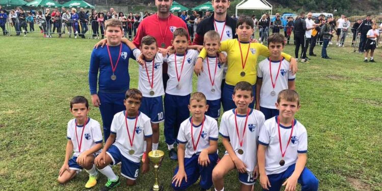 Shkolla e futbollit Deçiq zuri vendin e dytë në turneun nderkombetar në Kolashin