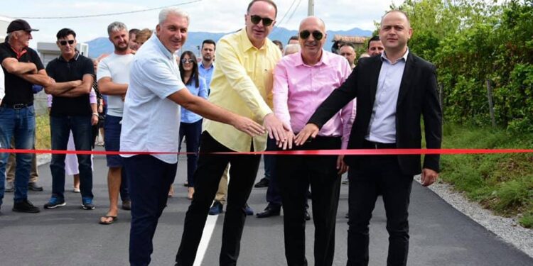 Inaugurohet rruga në fshatin Rakiq