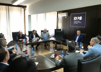 Opozita: Qeveria kalimtare dhe zgjedhjet e parakohshme janë e vetmja zgjidhje 