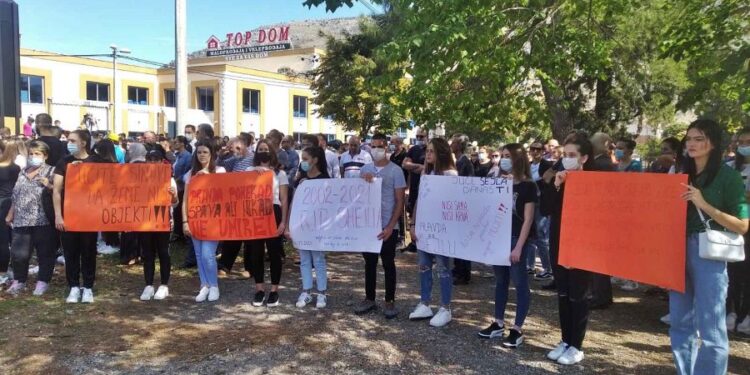 Protestë në Tuz, me rastin e vrasjes së Shejlla Bakija