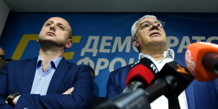 FD prezanton platforëm për daljen nga kriza. Kryeministër i ri, pakicat të kenë poste të rëndësishme