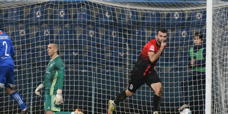 Ilir Camaj e çoi Deçiqin në gjysmëfinale të Kupës