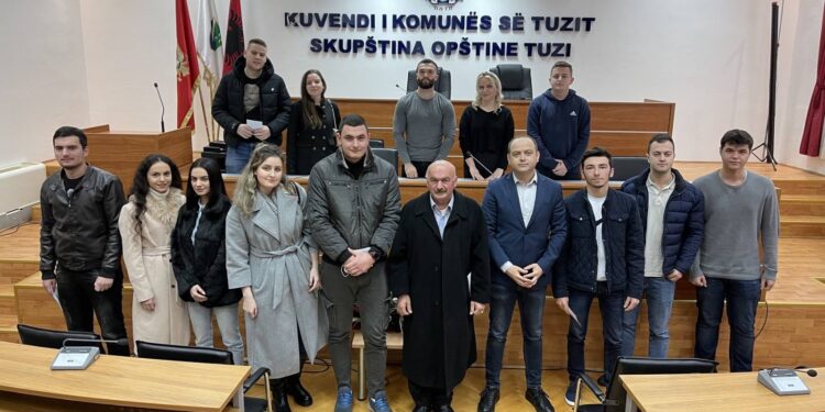 Shoqata “Koja” nga SHBA-të, ndanë 17 bursa për studentët kojas