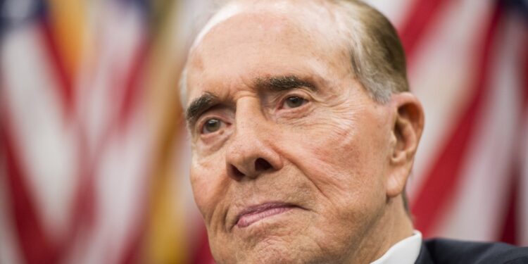 Miku i shqiptarëve, ish-senatori amerikan, Bob Dole