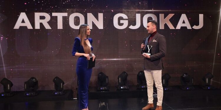 Arton Gjokaj – Burri i vitit në përzgjedhjen e organizatorëve në Kosovë